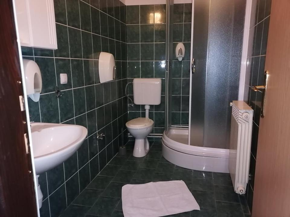 Bed and Breakfast Sulentic Sobe I Restoran Virovitica Exterior foto