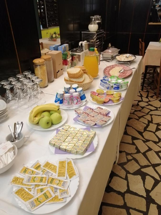 Bed and Breakfast Sulentic Sobe I Restoran Virovitica Exterior foto